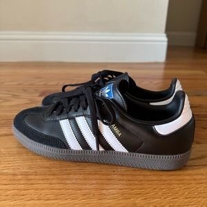 Black Adidas Sambas M6/W7